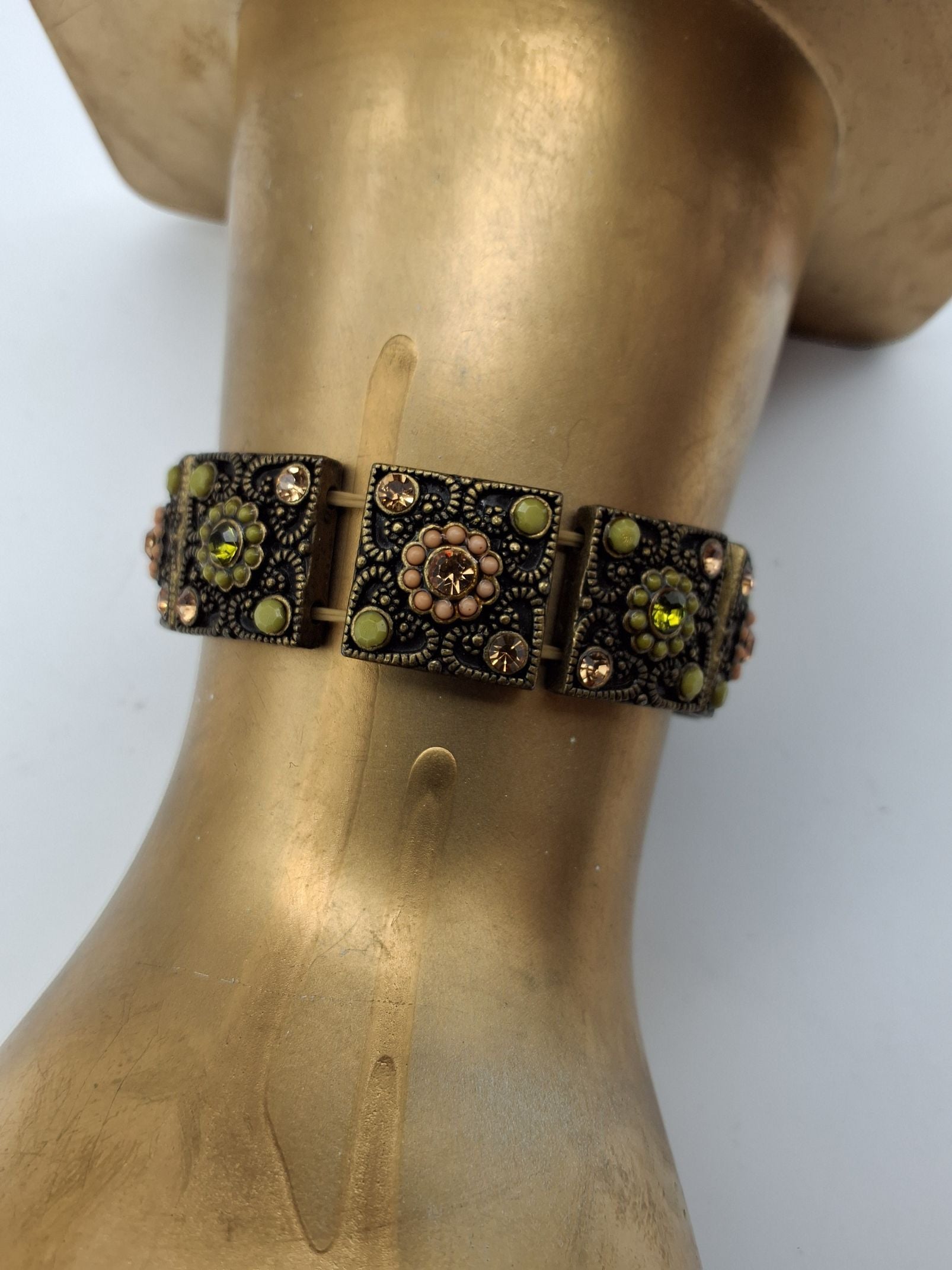 Vintage armbånd i grønne nuancer (A093)